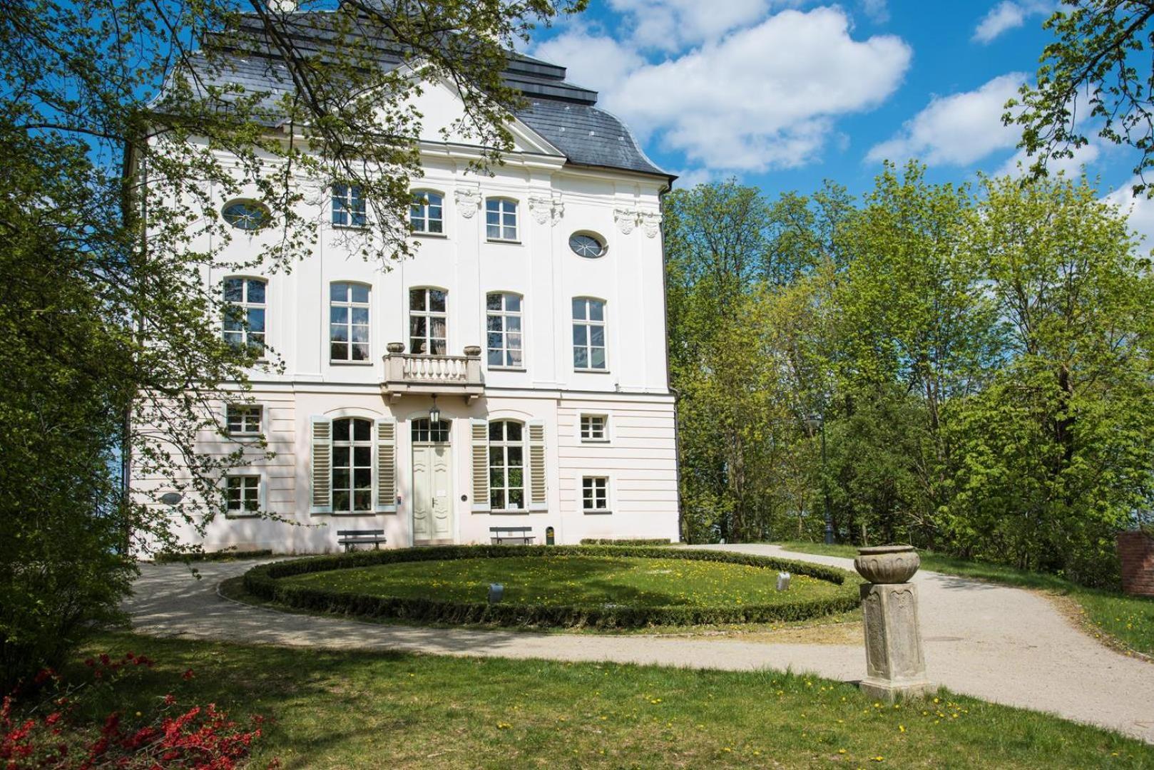Zespol Palacowo-Parkowy W Ostromecku Ostromecko Exterior photo